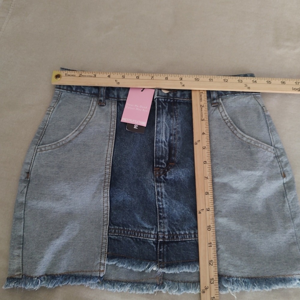 PrettyLittleThing Denim Mini Skirt Womens 4 Blue NEW Colorblock Raw Hem Frayed